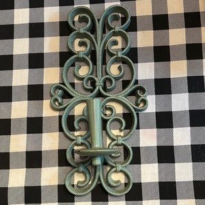 Mid Century swirl candleholder. Made of lightweight molded plastic. 🕯️🕯️